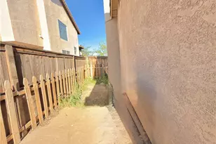 9356 Nolina, Hesperia, CA 92344 - Photo 32