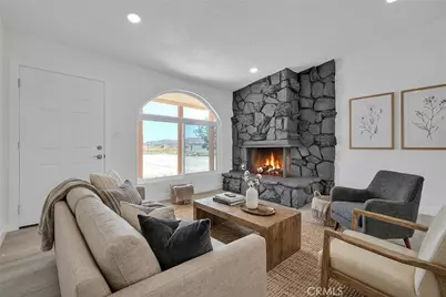 20916 Thunderbird, Apple Valley, CA 92307 - Photo 4