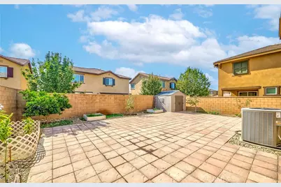15581 Curry, Fontana, CA 92336 - Photo 32