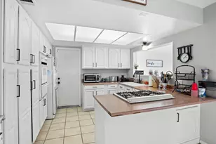 8932 Hickory, Hesperia, CA 92345 - Photo 12