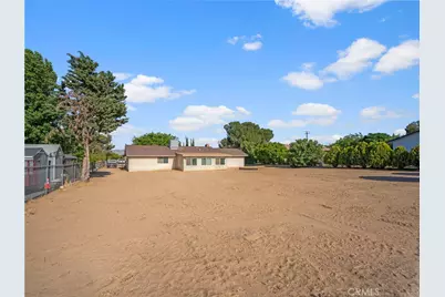 8932 Hickory, Hesperia, CA 92345 - Photo 32
