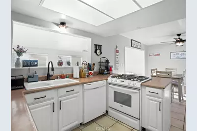 8932 Hickory, Hesperia, CA 92345 - Photo 14