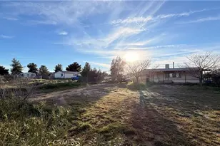 13958 Sage, Oak Hills, CA 92344 - Photo 2