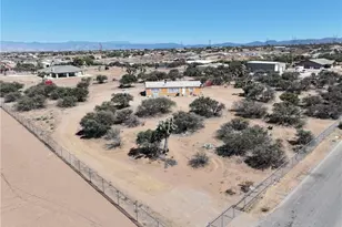 8195 Alta Mesa Rd, Oak Hills, CA 92344 - Photo 32