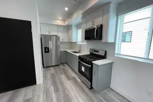 11451 W Victory Blvd, North Hollywood, CA 91606 - Photo 14