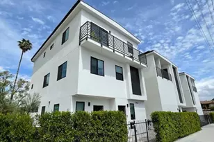 11451 W Victory Blvd, North Hollywood, CA 91606 - Photo 1