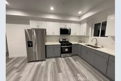 11451 W Victory Boulevard, North Hollywood, CA 91606 - Photo 18
