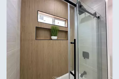 4207 S Van Ness Avenue, Los Angeles, CA 90062 - Photo 22