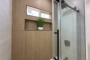 4207 S Van Ness Ave, Los Angeles, CA 90062 - Photo 22
