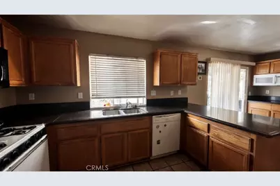 1045 Amarillo Court, Riverside, CA 92501 - Photo 4