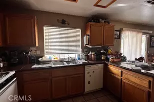 1045 Amarillo Ct, Riverside, CA 92501 - Photo 4