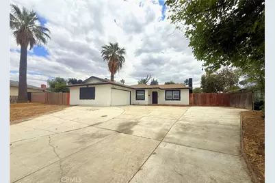 490 Avignon Court, Riverside, CA 92501 - Photo 2