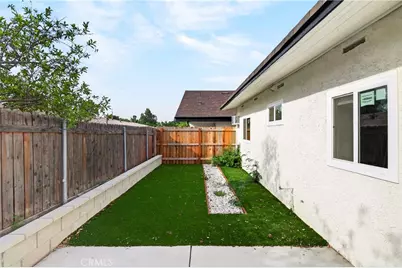 2643 Tenth Street, Riverside, CA 92507 - Photo 36
