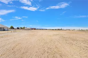 8828 Vincent Ct, Oak Hills, CA 92344 - Photo 50