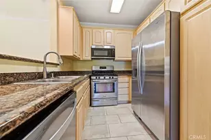 300 N El Molino Ave, Pasadena, CA 91101 - Photo 12