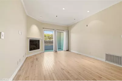 300 N El Molino Avenue #107, Pasadena, CA 91101 - Photo 4