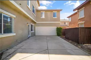 26259 Douglass Union, Murrieta, CA 92563 - Photo 2