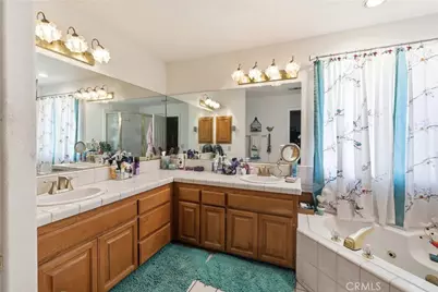 8585 Hickory, Hesperia, CA 92345 - Photo 18