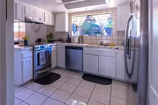 16979 Cherry Hill Dr, Victorville, CA 92395 - Photo 10