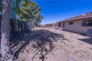 16979 Cherry Hill Dr, Victorville, CA 92395 - Photo 20