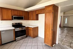 26104 Dracaea, Moreno Valley, CA 92555 - Photo 12