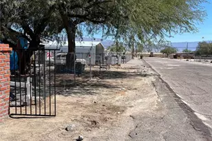 13776 Benton St, Trona, CA 93562 - Photo 2