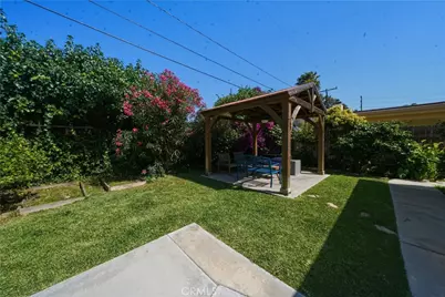 824 N Redondo E, Anaheim, CA 92801 - Photo 34