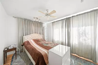 824 N Redondo E, Anaheim, CA 92801 - Photo 28