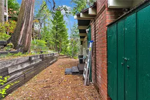 535 Sunderland Ct, Lake Arrowhead, CA 92352 - Photo 10
