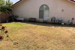 3034 Roadrunner Ct, Highland, CA 92346 - Photo 4