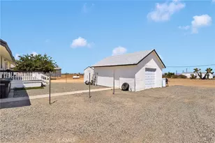 8038 Begonia Rd, Phelan, CA 92371 - Photo 38