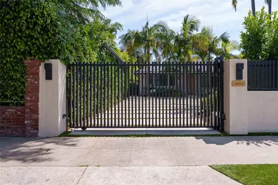 13946 Chandler, Sherman Oaks, CA 91401 - Photo 2