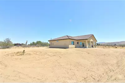 11152 Chipmunk Road, Apple Valley, CA 92308 - Photo 22
