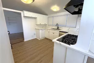 22238 Flanco Rd, Woodland Hills, CA 91364 - Photo 8