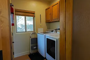 756 Brentwood, Lake Arrowhead, CA 92352 - Photo 32