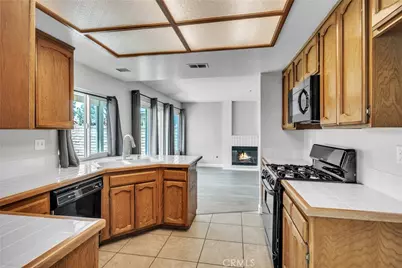 16933 Farwell, Fontana, CA 92336 - Photo 12
