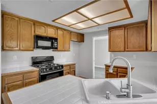 16933 Farwell, Fontana, CA 92336 - Photo 10