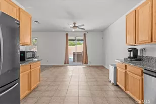 16590 Shoal Creek Ln, Fontana, CA 92336 - Photo 14