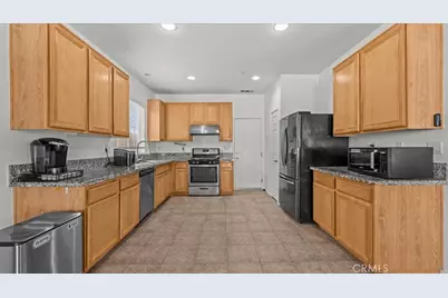 16590 Shoal Creek Lane, Fontana, CA 92336 - Photo 12