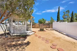 13863 Coachella Rd, Apple Valley, CA 92307 - Photo 46