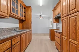 19008 Grove Pl, Bloomington, CA 92316 - Photo 16