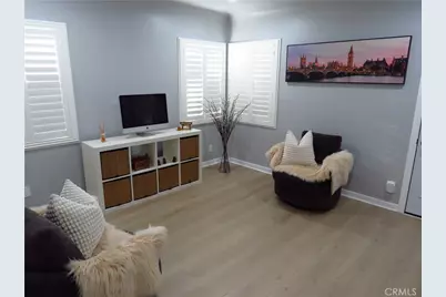 725 W 111th Street, Los Angeles, CA 90044 - Photo 26