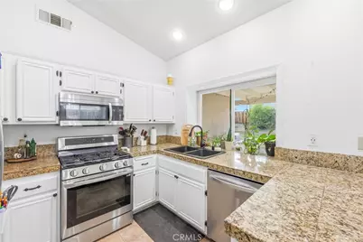 28813 Phoenix, Menifee, CA 92586 - Photo 10
