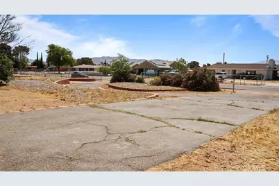 13814 Kiowa, Apple Valley, CA 92307 - Photo 4