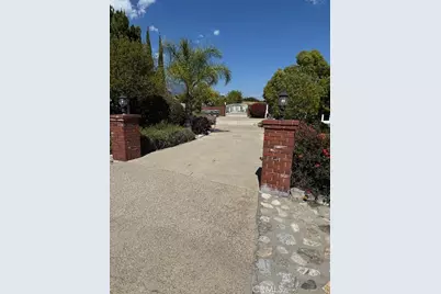 3742 Hollins, Claremont, CA 91711 - Photo 2