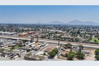 16397 Orange Way, Fontana, CA 92335 - Photo 52