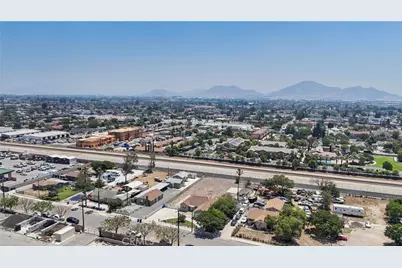16397 Orange Way, Fontana, CA 92335 - Photo 52