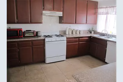 668 N Quince, Rialto, CA 92376 - Photo 10