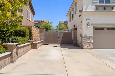 5377 Strawberry, Fontana, CA 92336 - Photo 4