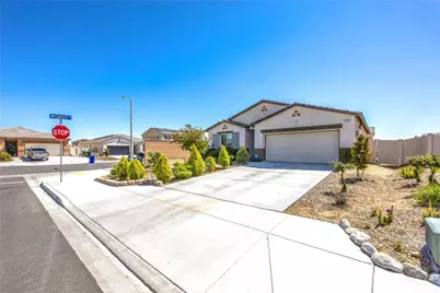 15797 Mint, Adelanto, CA 92301 - Photo 4